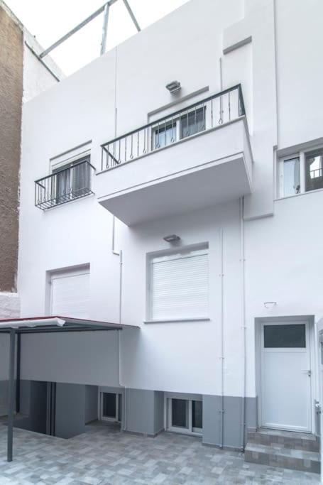 Downtown Rare And Modern Two Storey Building Athènes Extérieur photo